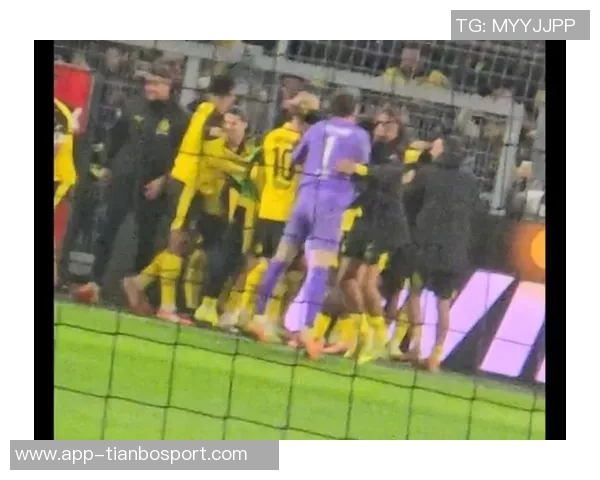 绝杀时刻！拜尔狂奔释放激情难以自控庆祝方式成谜