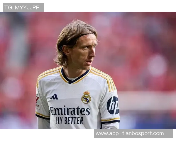 莫德里奇赛季传球成功368次领跑意甲40岁依旧闪耀球场