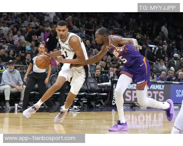 哈克斯空切接球一气呵成单臂隔扣文班亚马震撼全场