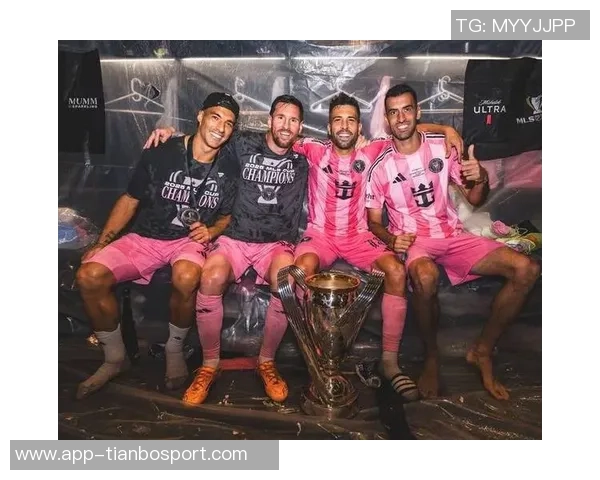 佩德里社交媒体分享与阿尔巴合照表达敬意感慨并肩作战的荣幸